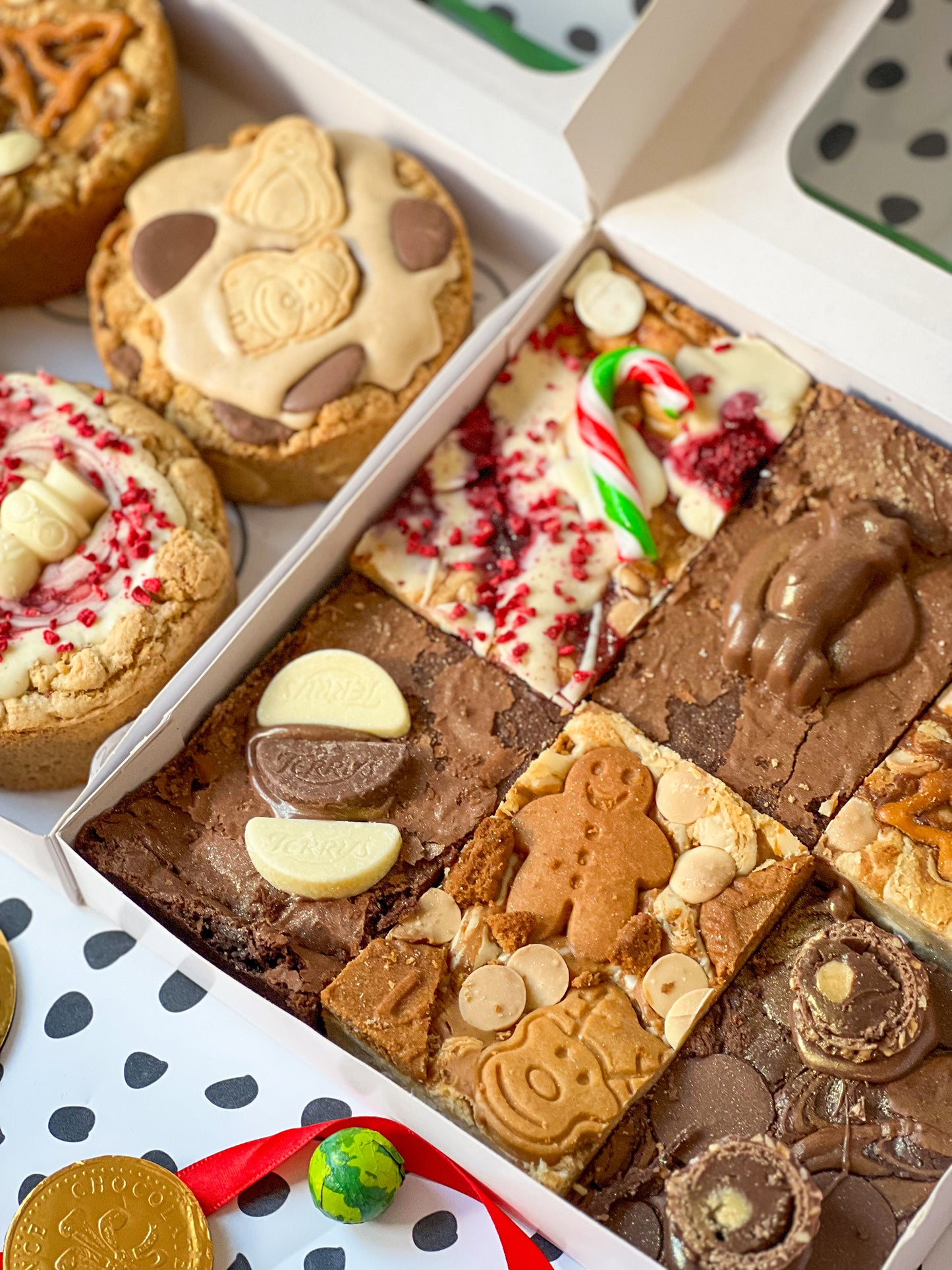 Festive Brownie & Blondie Box - £18