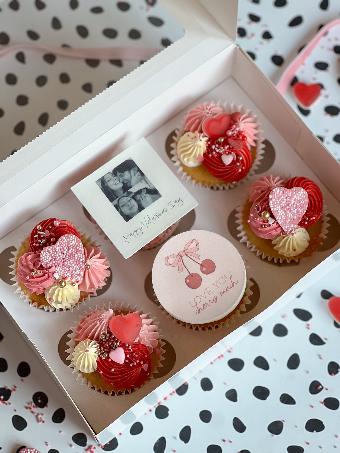 VALENTINES CUPCAKES £20